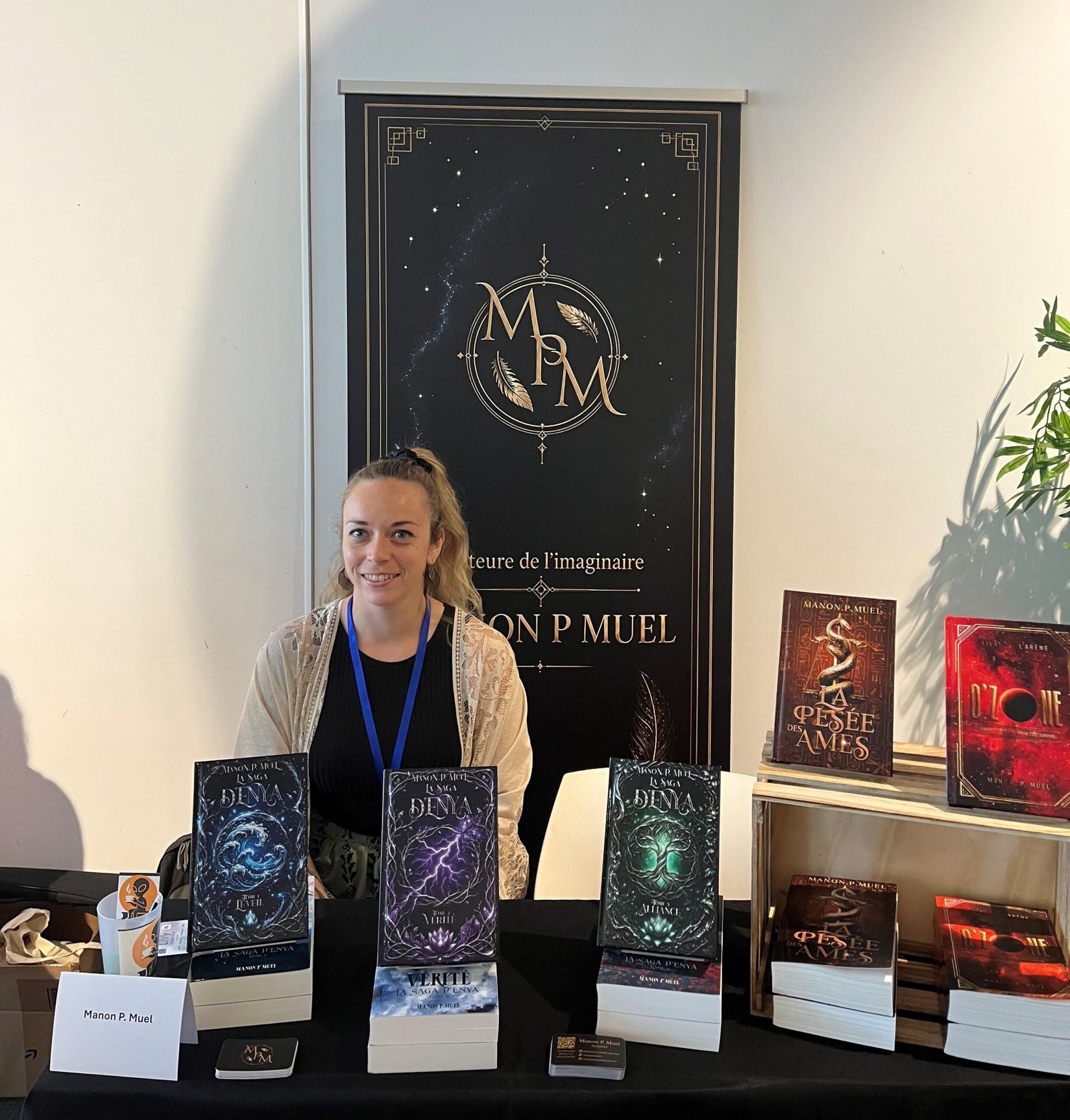 manon p.muel te laisse découvrir les deux premiers tomes de la saga d'enya
